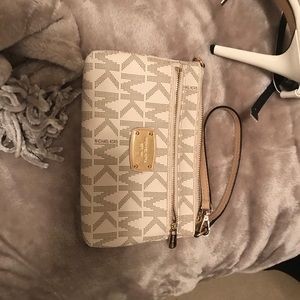 Michael Kors wristlet purse